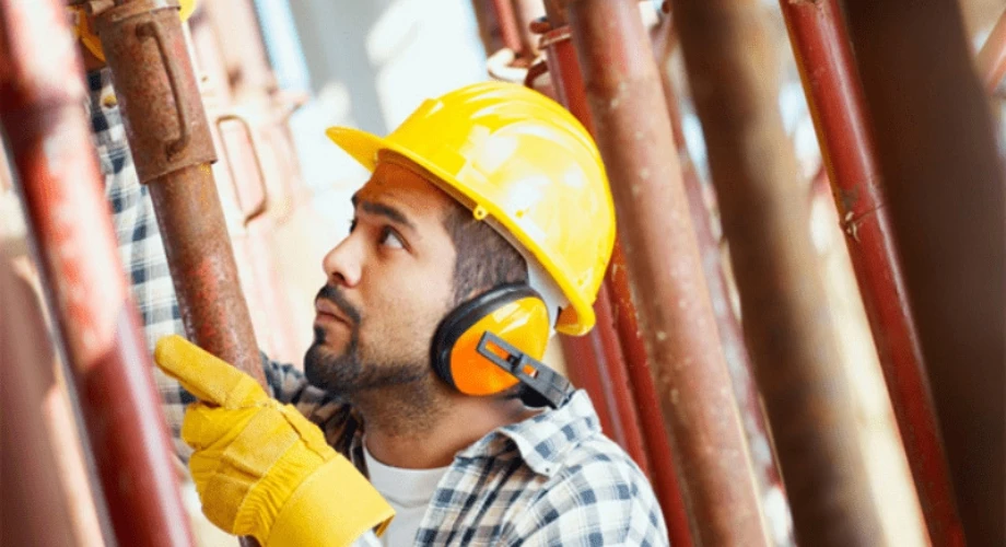Làm thế nào để bảo vệ thính giác người lao động khi làm việc với tiếng ồn