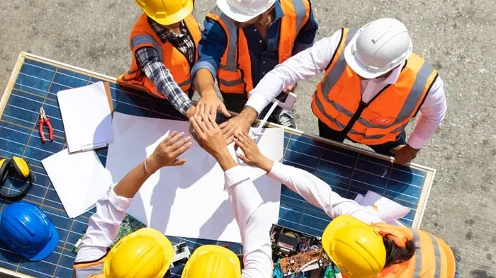 Lợi ích của việc trang bị thiết bị bảo hộ lao động trong các công ty, xí nghiệp sản xuất và xây dựng